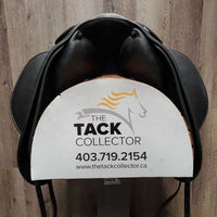 17/17.5" Adj *set MW *5.25" Erreplus Elena Dressage Saddle, Black LeMieux Cover, Wool Flocking, Xlg Exterior Front Blocks, Flaps: 19.5"L x 11"W Serial #: 170246672BLAI
