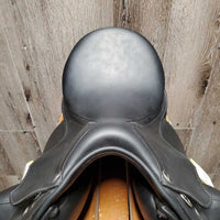17/17.5" Adj *set MW *5.25" Erreplus Elena Dressage Saddle, Black LeMieux Cover, Wool Flocking, Xlg Exterior Front Blocks, Flaps: 19.5"L x 11"W Serial #: 170246672BLAI
