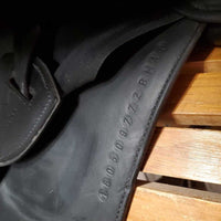 17/17.5" *Adj Set M/W - 5.25" Erreplus Elena Dressage Saddle, Grey Erreplus Cover, Wool Flocking, XLg Exterior Front Blocks, Flaps: 17.5"L x 11"W Serial #: 160509772BMAO
