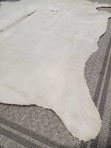 Cowhide Rug *xc/vgc, mnr dirt, curled edges