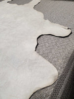 Cowhide Rug *xc/vgc, mnr dirt, curled edges
