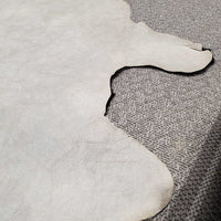 Cowhide Rug *xc/vgc, mnr dirt, curled edges