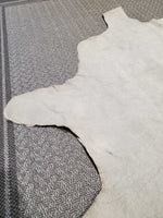 Cowhide Rug *xc/vgc, mnr dirt, curled edges
