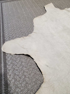 Cowhide Rug *xc/vgc, mnr dirt, curled edges