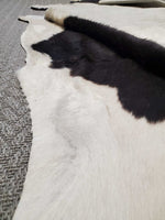 Cowhide Rug *xc/vgc, mnr dirt, curled edges
