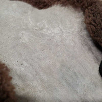 Sheepskin Jump Saddle Seat Saver *gc, clean, clumpy, rubs, mnr hairy, stretched elastic, hairy velcro
