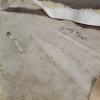 Sheepskin Jump Saddle Seat Saver *gc, clean, clumpy, rubs, mnr hairy, stretched elastic, older, stiff
