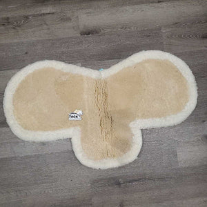 Sheepskin Fitted Hunter Saddle Pad *gc, clumpy, pilly, torn edge, mnr hair, dingy, rubs, stains, puckers, older