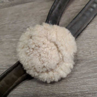 5 Point Breastplate, 3 Sheepskins *gc, dusty, scrapes, xholes, clean, rubs, dry, MISSING 1 Strap