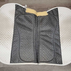 Quilt Padded Non Slip Jumper Saddle Pad *gc, clean, stains, dingy, rubs, mnr pills, threads, slices, hair