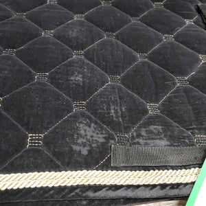 Quilt Velvet Jumper Saddle Pad, 2x piping *gc, clean, v. rubbed, peeled, faded, holey edges, mnr hair, puckers