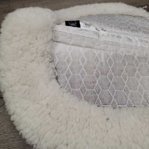 Dressage Sheepskin Quilt Half Pad, rolled edges *vgc, clean, stain, cut tabs, mnr dingy, hair, clumpy, rubs, tear