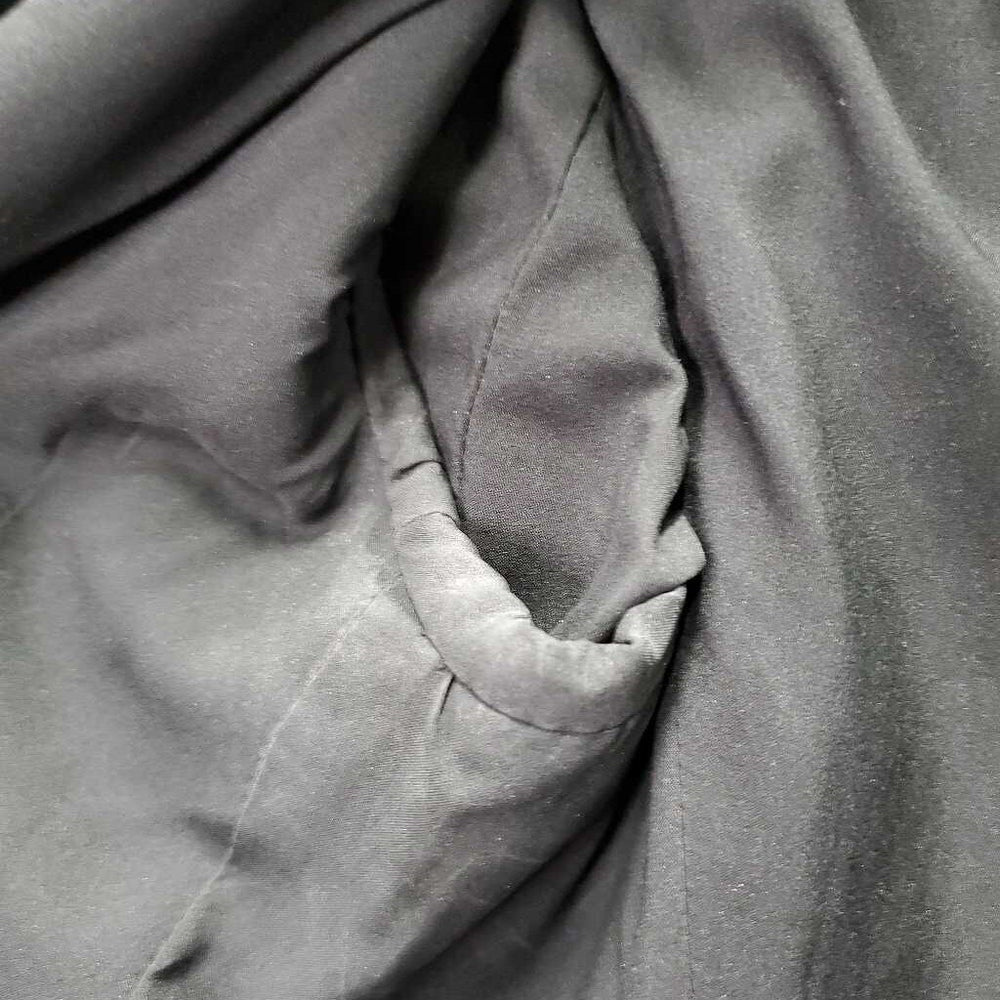 Show Jacket *vgc, inner pit stains, loose button threads