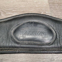 Padded Leather Anatomical Dressage Girth *vgc, dirty & hairy seams, mnr dirt, scuffs, scratches & stains?
