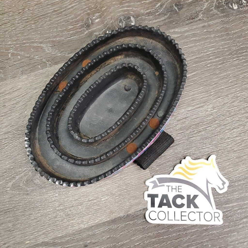 Hard Plastic Curry, handle *gc, clean, dirt residue, mnr rust, edge rubs & fading