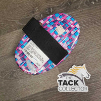 Hard Plastic Curry, handle *gc, clean, dirt residue, mnr rust, edge rubs & fading
