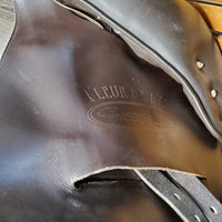 17.5 Adj *set MW *5" Custom Saddlery Monoflap Saddle, Black Custom Saddlery Cover, Wool Flocking, Rear Gussets, Large Exterior Front Pencil Roll & Back Block, Flaps: 15"L x 14.25"W Serial #: 22712 175 13