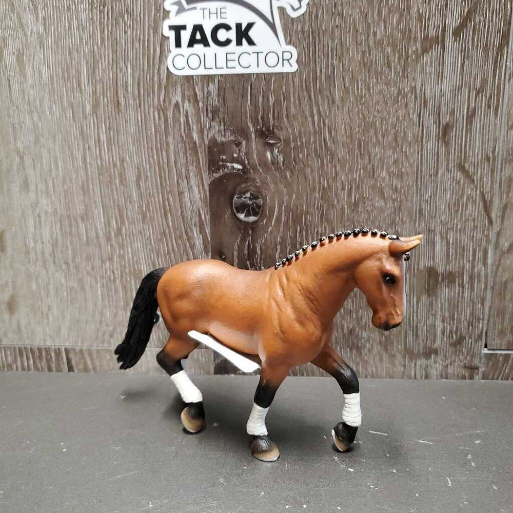 Dressage Horse, Retired *vgc
