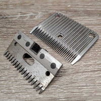 Body Clippers, 2 prs blades, box *TURNS ON - Motor Sounds OK, NEEDS REPAIR: NEW HEAD?FEET *gc/fair, hair, dirt, v.hairy filter, loose head, grooved feet
