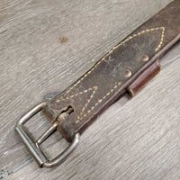 Flat Plain Leather Back Cinch, sliding leather center strap, conway fair/gc, clean, rubs, faded, scrapes, rubs, residue, rust
