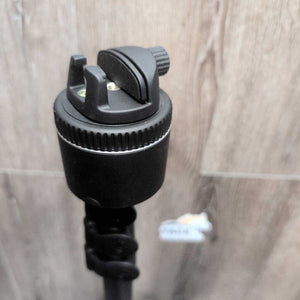 Equestrian Tracking System: Pivo Pod, Storage Bag, Remote, Tripod & Smart Mount, Carry Bag *like new, v.mnr dirt, pulled cord end