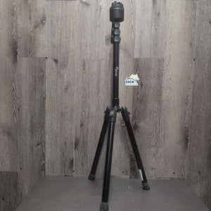 Equestrian Tracking System: Pivo Pod, Storage Bag, Remote, Tripod & Smart Mount, Carry Bag *like new, v.mnr dirt, pulled cord end