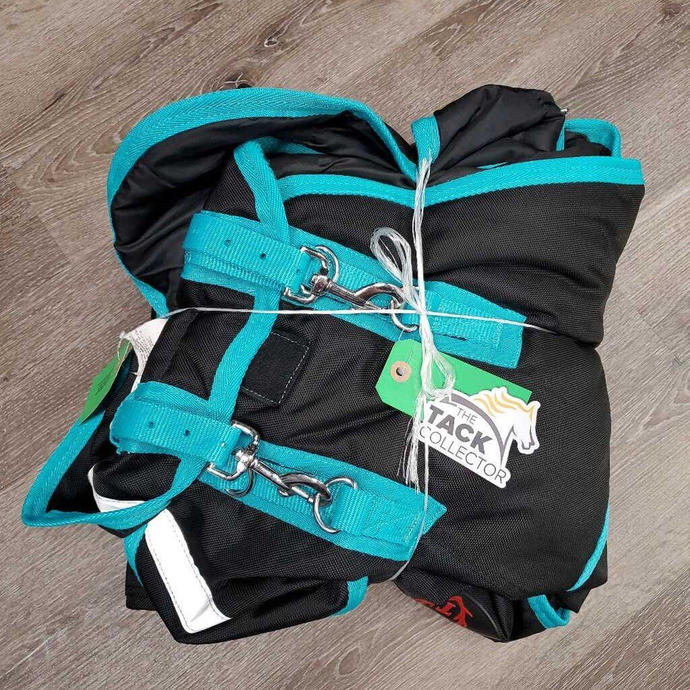 Hvy Winter Blanket, detach neck, 2 legs *xc, clean, mnr wpf, mnr hair, v. lining tear, rubs