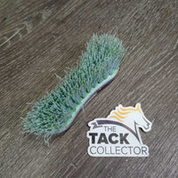 v.stiff water bucket? Brush *gc/fair, clean, stained, hairy, mnr dirt, bent bristles
