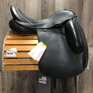 17 *17.5" Adj *set XW 6" Custom Saddlery Icon Alpha Monoflap Dressage, Black Nylon Custom Saddlery Cover, Wool Flocking, Front & Rear Gusset Panels, XL Short Exterior Front Blocks, Flaps: 16"L x 9"W Serial #: 21669 17 15
