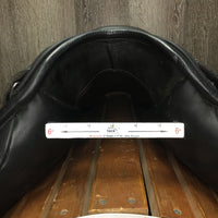 17 *17.5" Adj *set XW 6" Custom Saddlery Icon Alpha Monoflap Dressage, Black Nylon Custom Saddlery Cover, Wool Flocking, Front & Rear Gusset Panels, XL Short Exterior Front Blocks, Flaps: 16"L x 9"W Serial #: 21669 17 15
