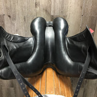 17 *17.5" Adj *set XW 6" Custom Saddlery Icon Alpha Monoflap Dressage, Black Nylon Custom Saddlery Cover, Wool Flocking, Front & Rear Gusset Panels, XL Short Exterior Front Blocks, Flaps: 16"L x 9"W Serial #: 21669 17 15