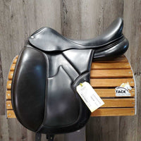 18" *XW 6.5" Equipe Bocelli Monoflap Dressage, Red Equipe Cover, Foam Panels, Lg Velcro Front Blocks, Flaps: 16.5"L x 11.25"W Serial #: 18 N 22970514 DBOEM +1 M1
