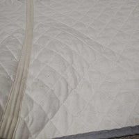 Quilt Jumper Saddle Pad *gc, clean, mnr hair, dingy, snags, puckers, rubs, pills

