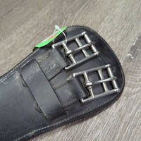 Padded Leather Dressage Short Girth *gc/fair, dirty, film, faded, hairy seams, rubs, creases/folds

