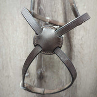 Flat Figure 8 Noseband *vgc, stiff, dry, dusty, twists
