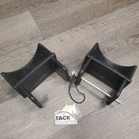 2 Reversible Plastic Jump Cups,1 pin only, string *vgc, mnr dirt, scuffs
