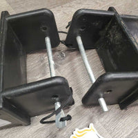 2 Reversible Plastic Jump Cups, pins, string *vgc, bent pin, dirt, scuffed
