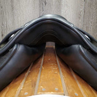 17" *adj *Red/Wide Gullet In Premier Equine Monoflap Dressage Saddle, Green Premier Equine Cover, Wool Flocking, Rear Gusset Panels, Lg Front Exterior Blocks, Flaps: 17"L x 13.5"W Serial #: PE 090043
