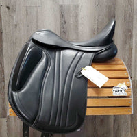 17" *adj *Red/Wide Gullet In Premier Equine Monoflap Dressage Saddle, Green Premier Equine Cover, Wool Flocking, Rear Gusset Panels, Lg Front Exterior Blocks, Flaps: 17"L x 13.5"W Serial #: PE 090043