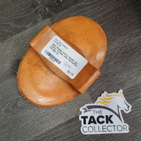 Stiff Rubber Curry, handle *gc, ?dirty, ?stains, rubs, discolored
