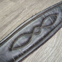 FS Thick Padded Leather Girth, 2x els *gc, clean, creases, stiff, stains, mnr rubs, hairy seams, rubs & frayed elastic edges
