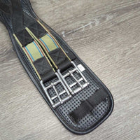 Neoprene Dressage - Short Girth, 2x els *gc, mnr dirt, residue & folded edge, hairy
