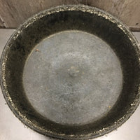 Rubber Feed Tub *gc, dirt, threads, scuffs
