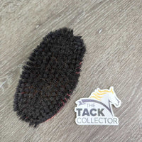 Body Brush, elastic handle *gc, hairy, faded, v.stretched elastic, scrapes, scratches
