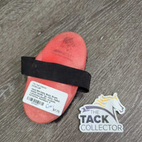 Body Brush, elastic handle *gc, hairy, faded, v.stretched elastic, scrapes, scratches
