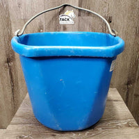 Flat Back Plastic Water Bucket *gc, clean, scratches, chews, older, mnr bent edges, oxidized handle
