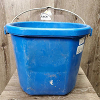 Heated Plastic Water Bucket *vgc, mnr scratches, dirty, bottom storage crack, works?