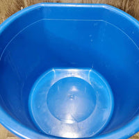 Heated Plastic Water Bucket *vgc, mnr scratches, dirty, top edge & bottom storage crack, works?
