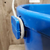 Heated Plastic Water Bucket *vgc, mnr scratches, dirty, top edge & bottom storage crack, works?
