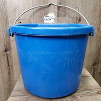 Heated Plastic Water Bucket *vgc, mnr scratches, dirty, bottom storage crack, works?
